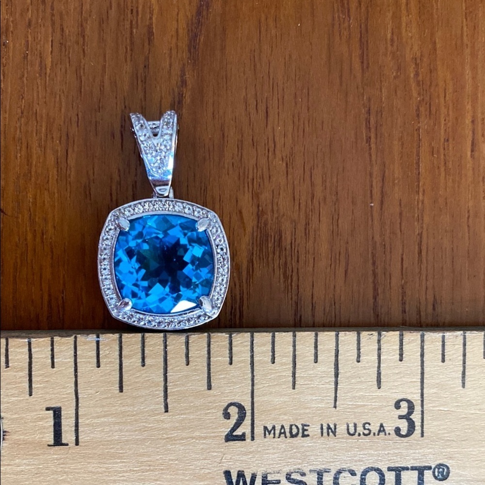 Swiss Blue Topaz, Swiss White Topaz and White Italian Silver Pendant Necklace - Picture 3 of 7